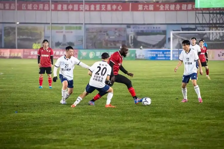 欧联杯 VS 欧冠
